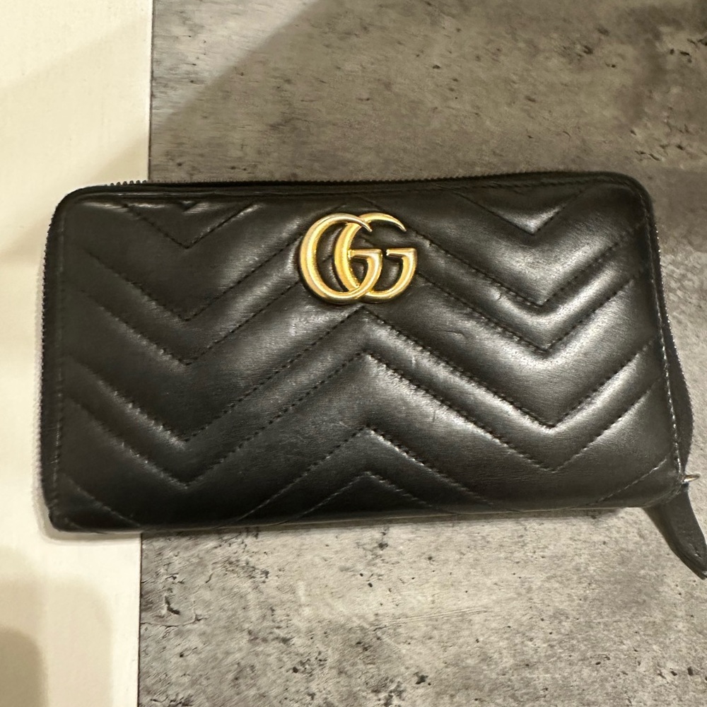 Gucci GG Marmont zip around wallet